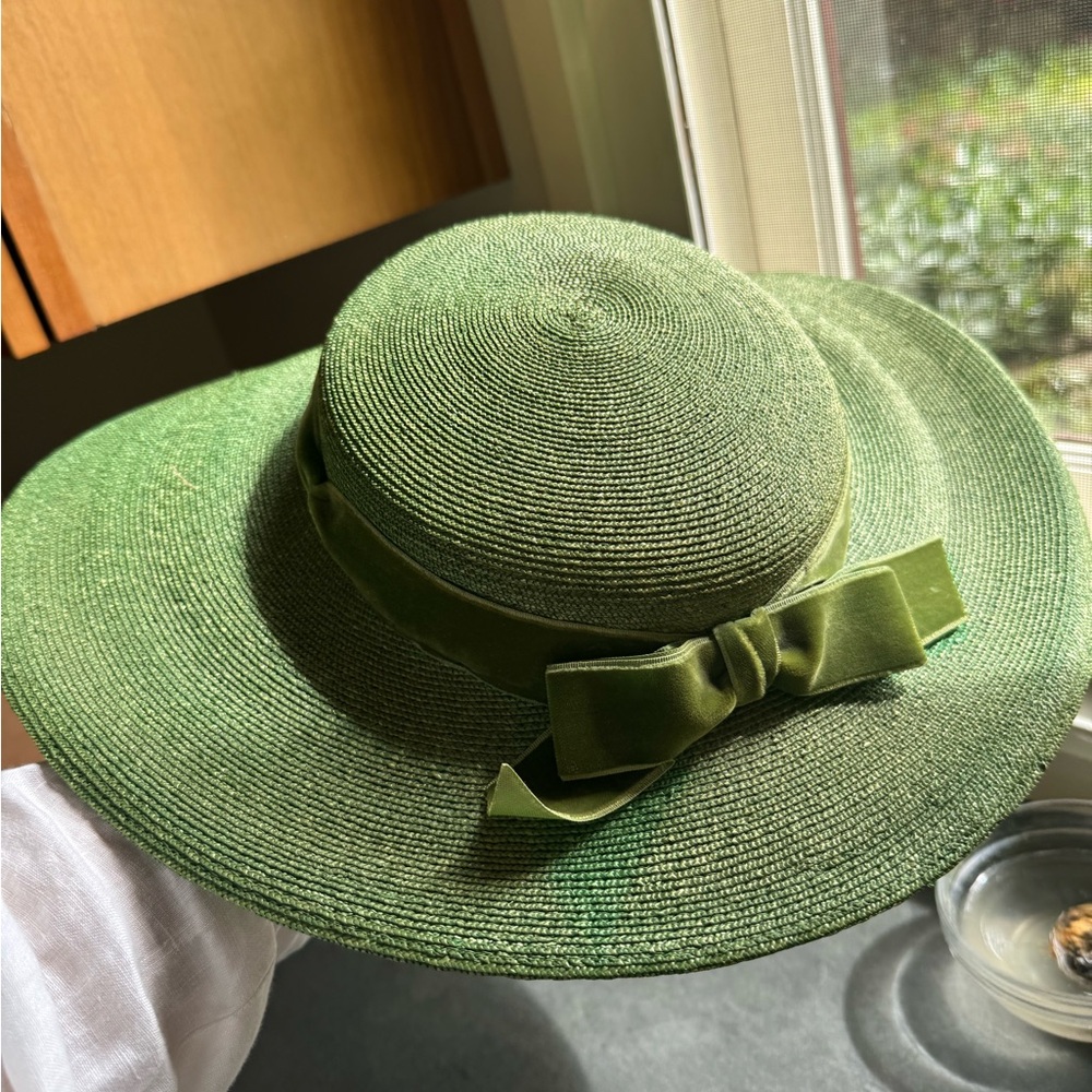Vintage Green Wide-Brim Sun Hat with Bow